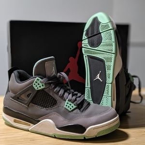 Air Jordan Retro 4 Green Glow 9.5 Sneakers